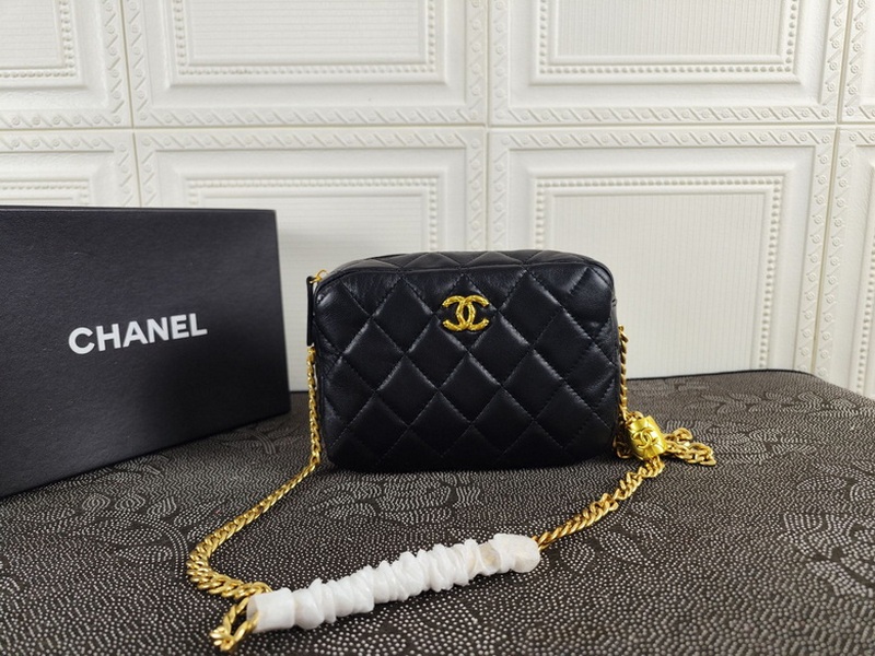 Chanel Handbags 864